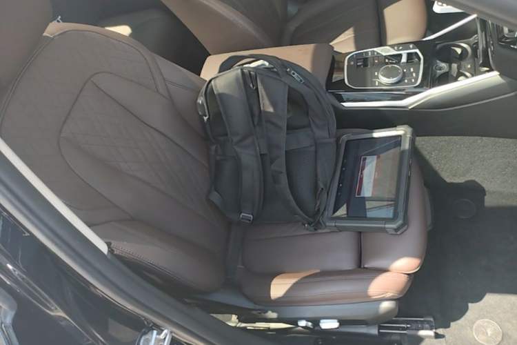 Used BMW 3 Series 2023 320Li M Sport Package Right Front Seat
