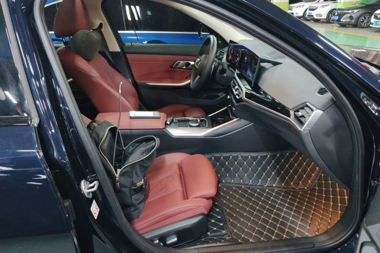 Used BMW 3 Series 2023 325Li M Sport Night Edition Package Right Front Seat