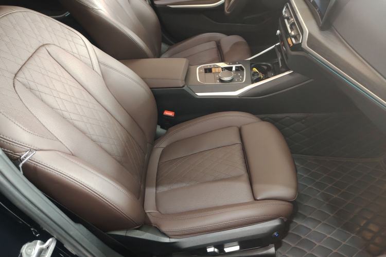 Used BMW 3 Series 2023 325i M Sport Package Right Front Seat