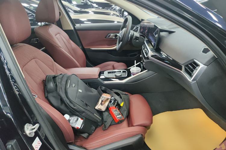 Used BMW 3 Series 2023 320Li M Sport Package Right Front Seat