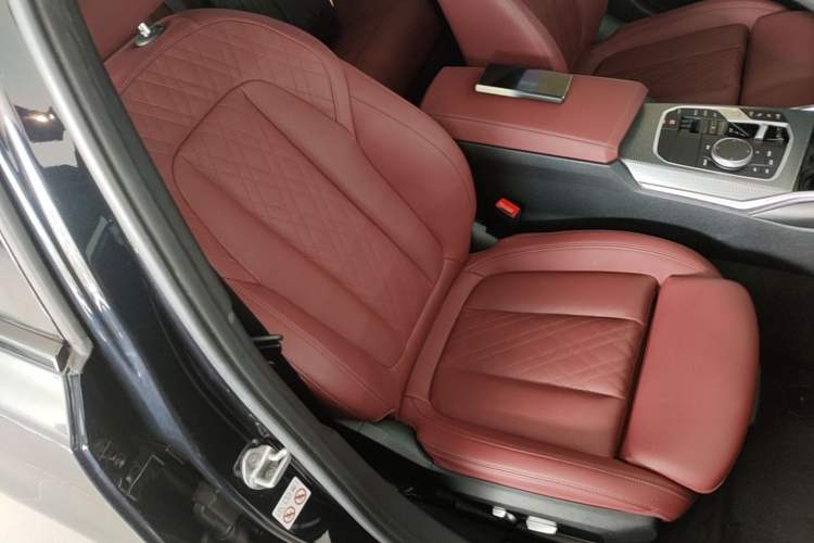 Used BMW 3 Series 2023 325i M Sport Night Edition Package Right Front Seat