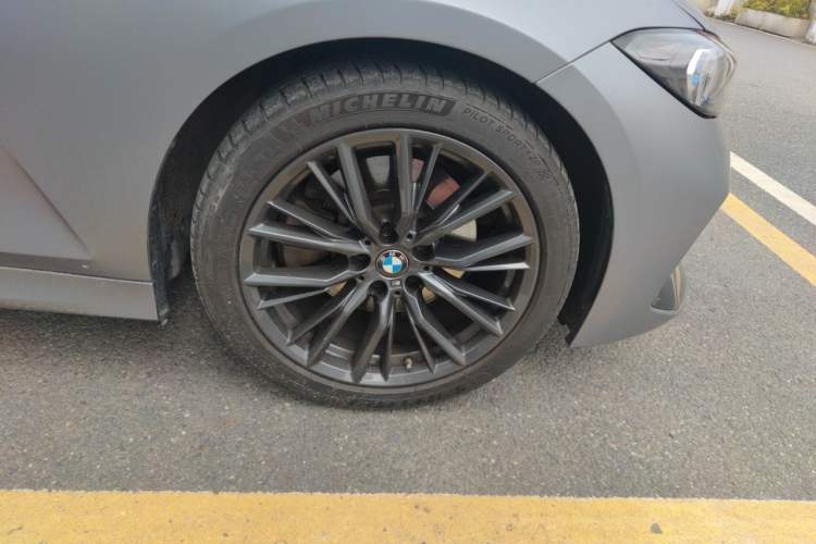 Used BMW 3 Series 2023 330i M Sport Night Edition Package Right Front Wheel Hub