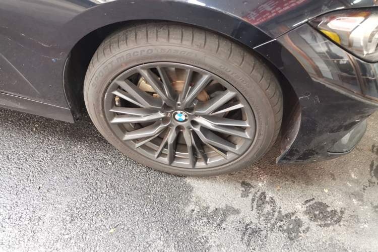 Used BMW 3 Series 2023 325Li M Sport Night Edition Package Right Front Wheel Hub