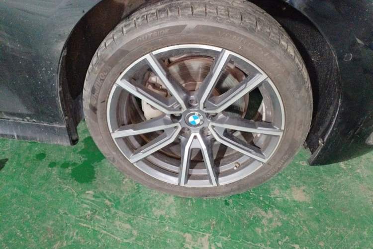 Used BMW 3 Series 2023 325Li M Sport Package Right Front Wheel Hub