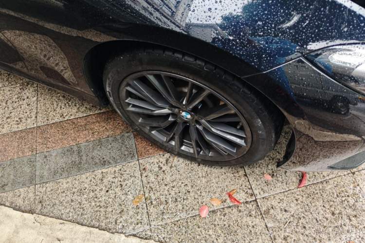Used BMW 3 Series 2023 330Li M Sport Night Edition Package Right Front Wheel Hub