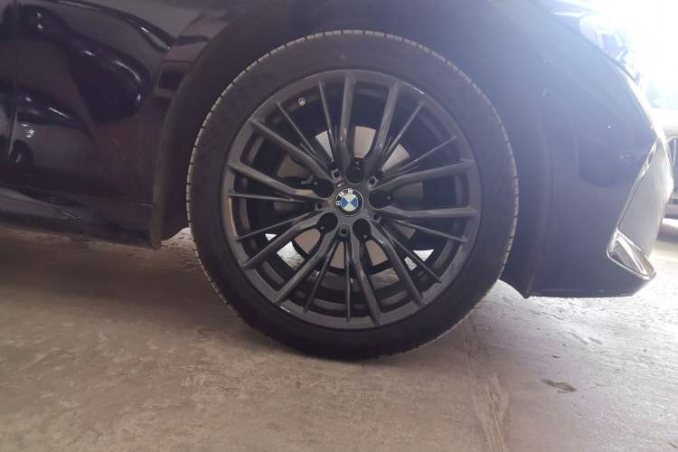 Used BMW 3 Series 2023 325Li M Sport Night Edition Package Right Front Wheel Hub
