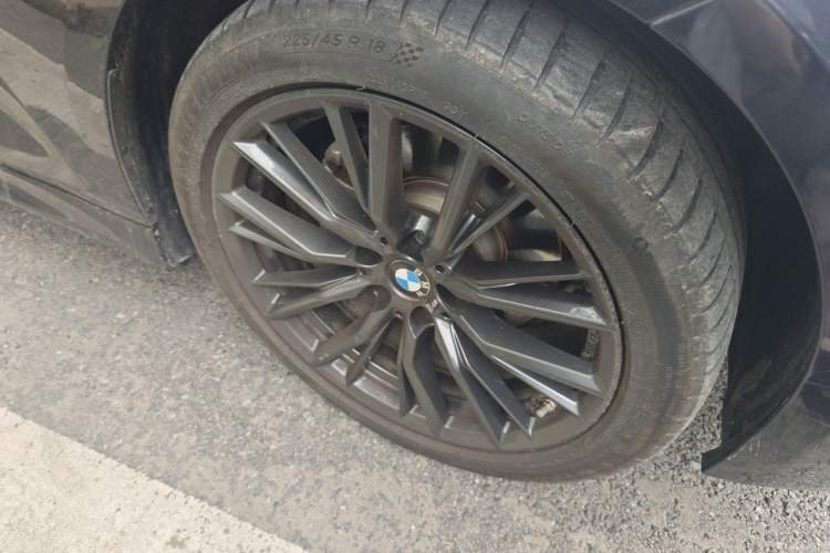Used BMW 3 Series 2023 325i M Sport Night Edition Package Right Front Wheel Hub