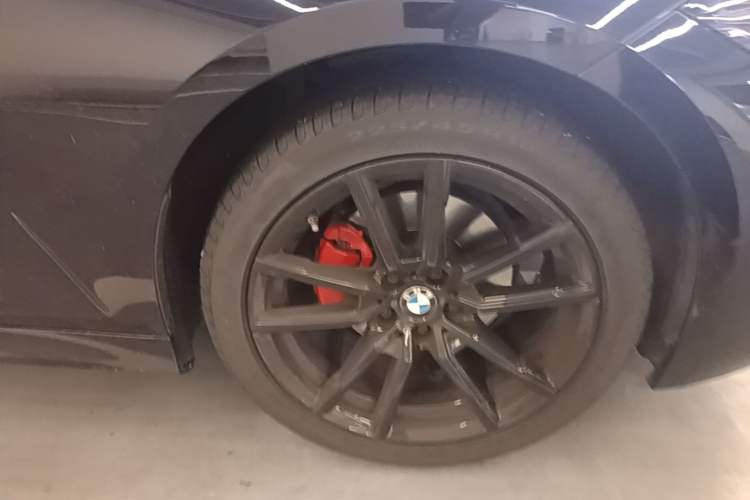 Used BMW 3 Series 2023 320Li M Sport Package Right Front Wheel Hub
