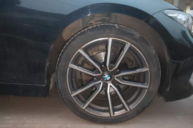 Used BMW 3 Series 2023 320Li M Sport Package Right Front Wheel Hub