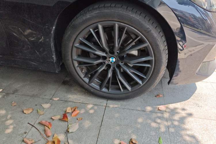 Used BMW 3 Series 2023 325i M Sport Night Edition Package Right Front Wheel Hub