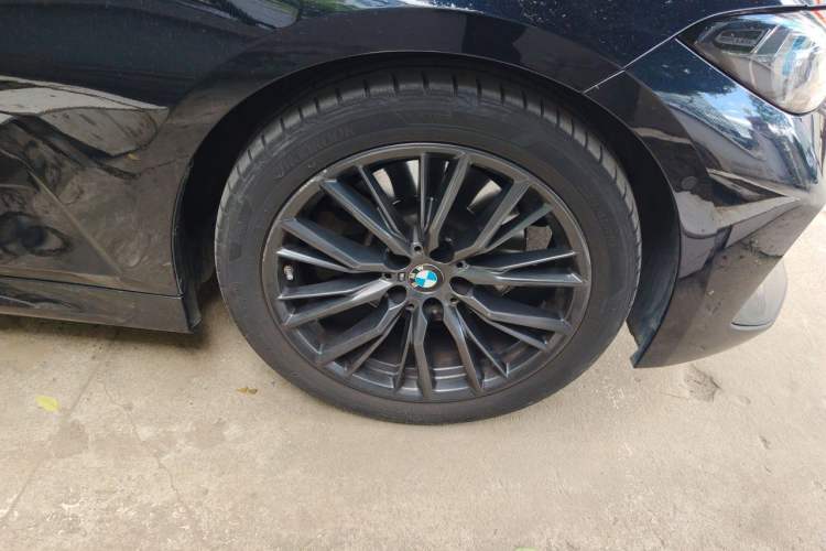 Used BMW 3 Series 2023 330i M Sport Night Edition Package Right Front Wheel Hub