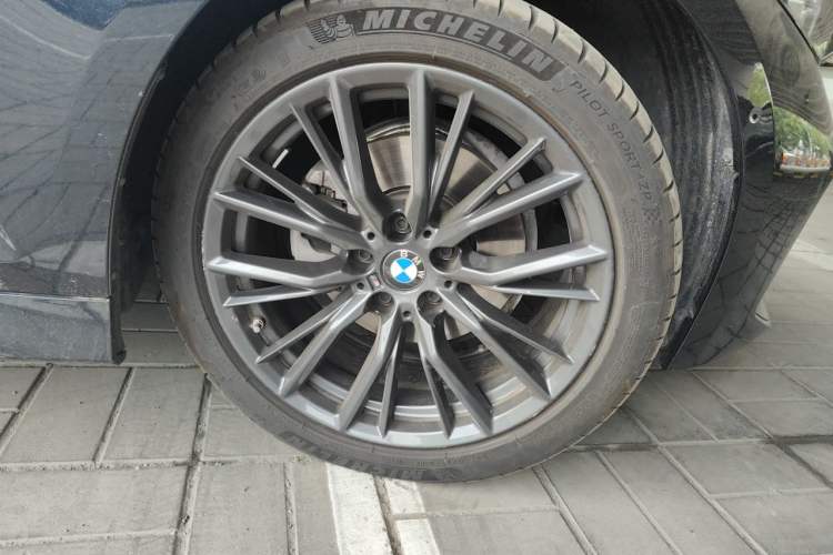 Used BMW 3 Series 2023 325i M Sport Night Edition Package Right Front Wheel Hub