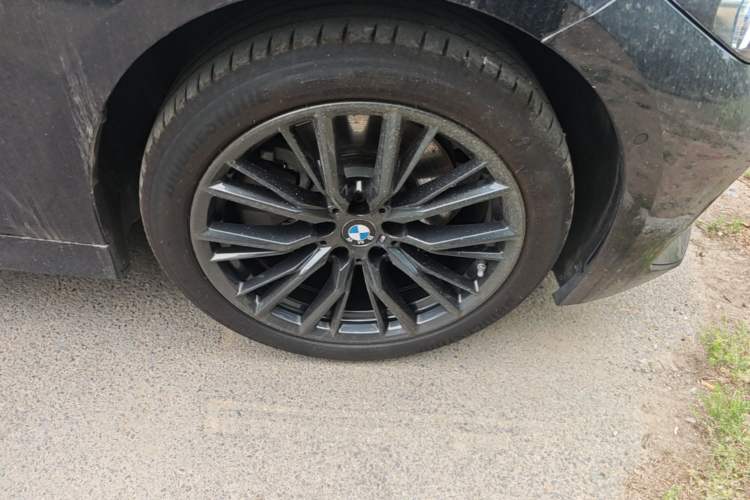 Used BMW 3 Series 2023 330Li M Sport Night Edition Package Right Front Wheel Hub