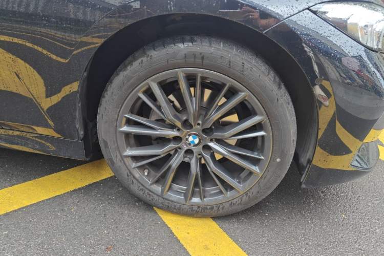 Used BMW 3 Series 2023 325Li M Sport Night Edition Package Right Front Wheel Hub