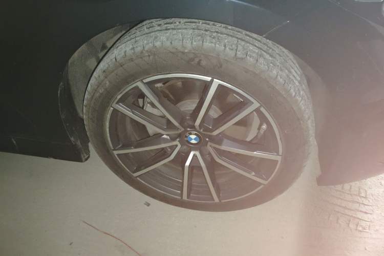 Used BMW 3 Series 2023 325Li M Sport Package Right Front Wheel Hub