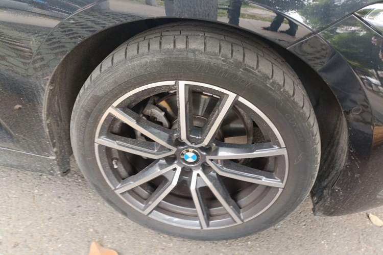 Used BMW 3 Series 2023 325Li M Sport Package Right Front Wheel Hub