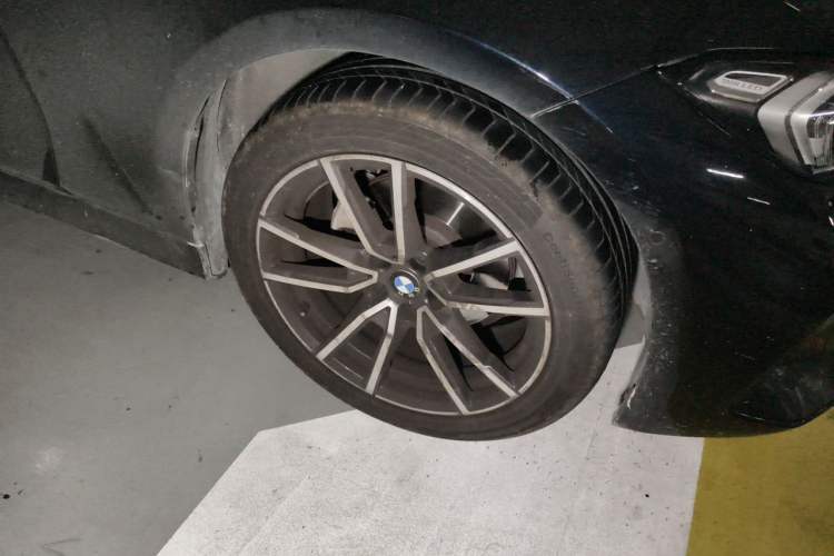 Used BMW 3 Series 2023 325Li xDrive M Sport Package Right Front Wheel Hub