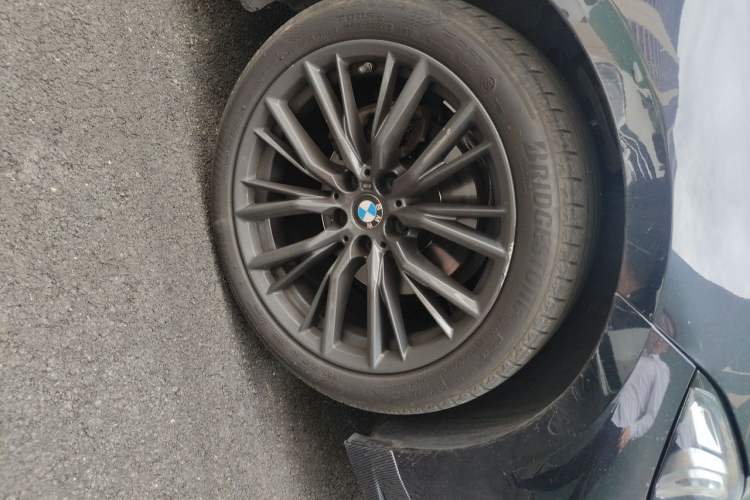 Used BMW 3 Series 2023 325i M Sport Night Edition Package Right Front Wheel Hub