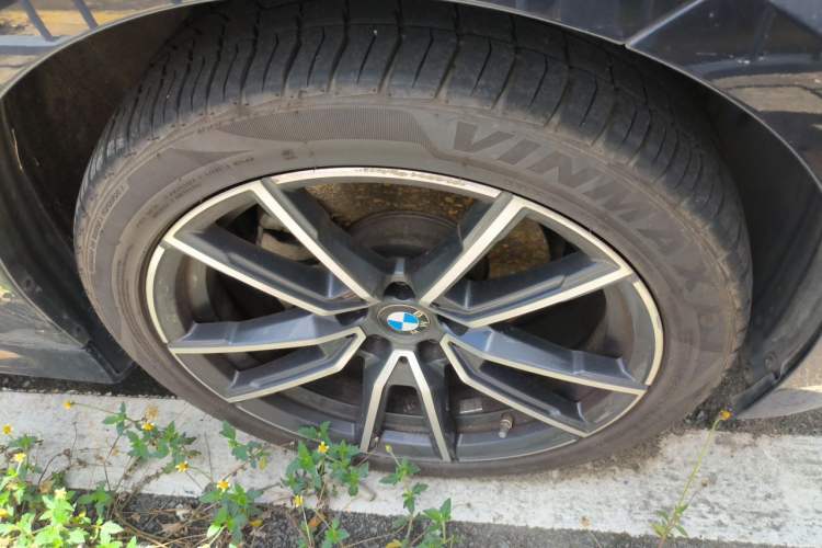 Used BMW 3 Series 2023 325Li M Sport Package Right Front Wheel Hub