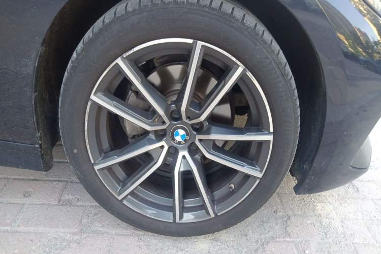 Used BMW 3 Series 2023 325Li M Sport Package Right Front Wheel Hub
