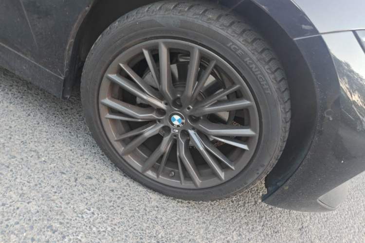 Used BMW 3 Series 2023 325Li M Sport Package Right Front Wheel Hub