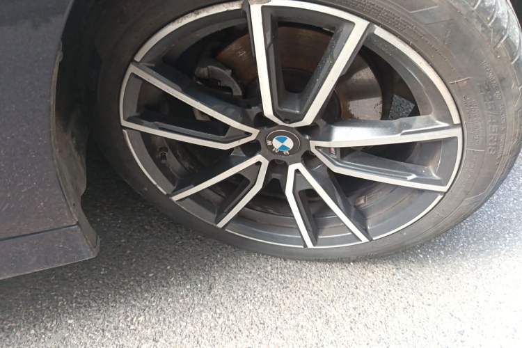 Used BMW 3 Series 2023 320Li M Sport Package Right Front Wheel Hub