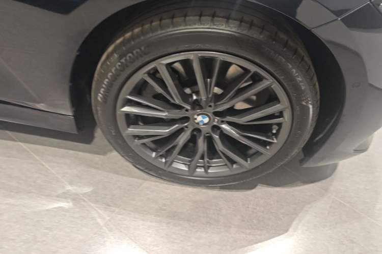 Used BMW 3 Series 2023 330i M Sport Night Edition Package Right Front Wheel Hub