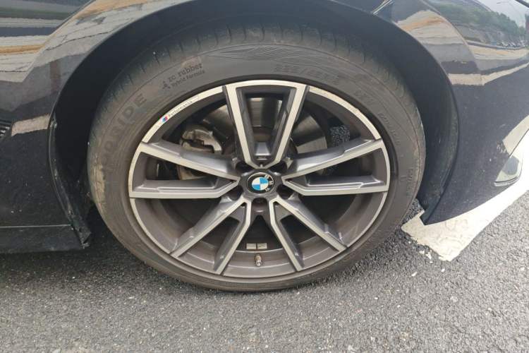 Used BMW 3 Series 2023 320Li M Sport Package Right Front Wheel Hub
