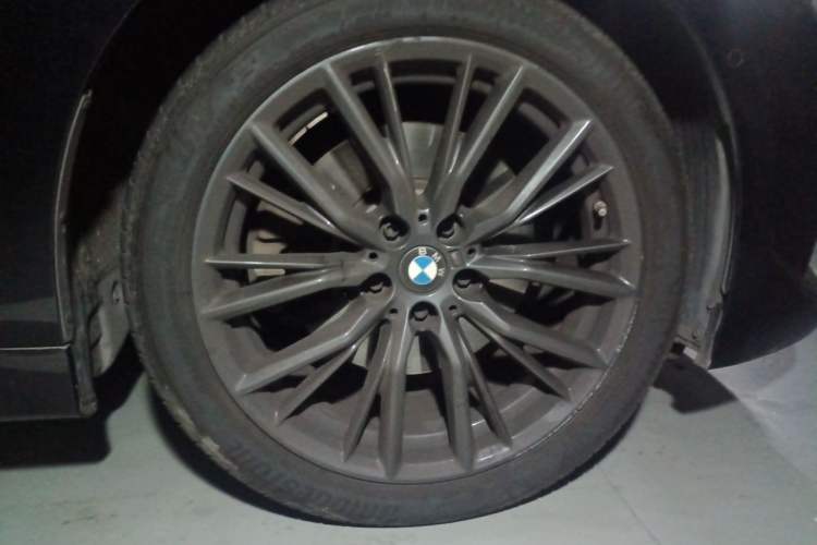 Used BMW 3 Series 2023 330Li M Sport Night Edition Package Right Front Wheel Hub