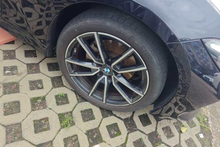 Used BMW 3 Series 2023 325Li M Sport Package Right Front Wheel Hub