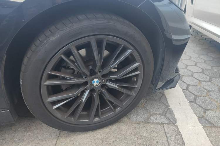 Used BMW 3 Series 2023 325Li M Sport Night Edition Package Right Front Wheel Hub
