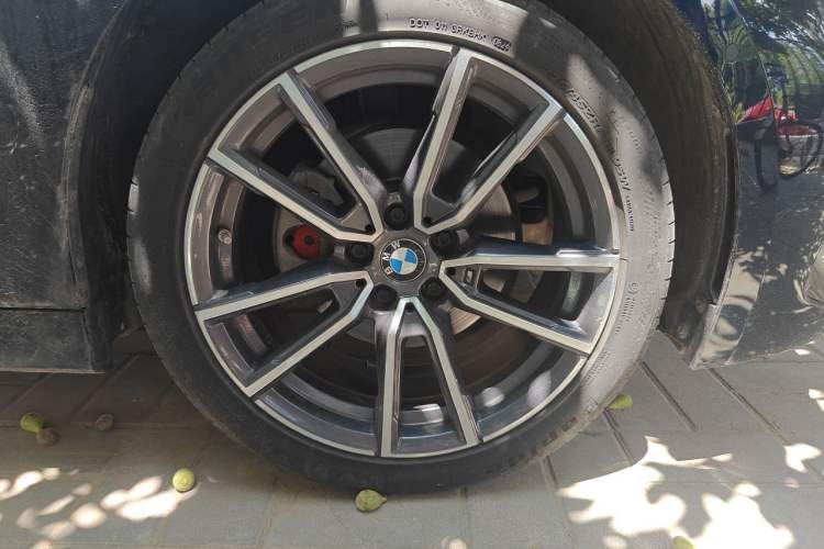 Used BMW 3 Series 2023 325Li M Sport Package Right Front Wheel Hub