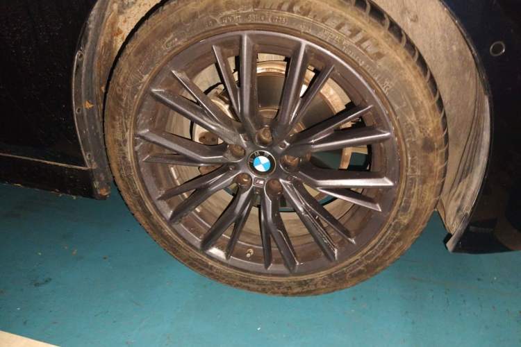 Used BMW 3 Series 2023 325Li M Sport Night Edition Package Right Front Wheel Hub