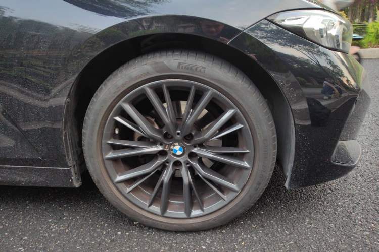 Used BMW 3 Series 2023 325Li M Sport Night Edition Package Right Front Wheel Hub