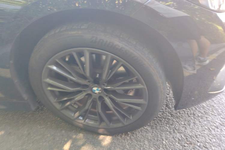 Used BMW 3 Series 2023 325Li M Sport Night Edition Package Right Front Wheel Hub