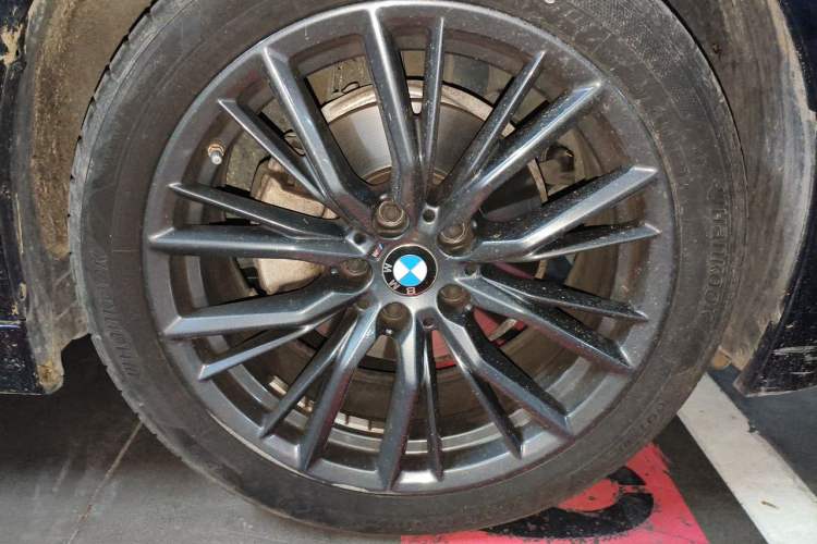 Used BMW 3 Series 2023 325i M Sport Night Edition Package Right Front Wheel Hub