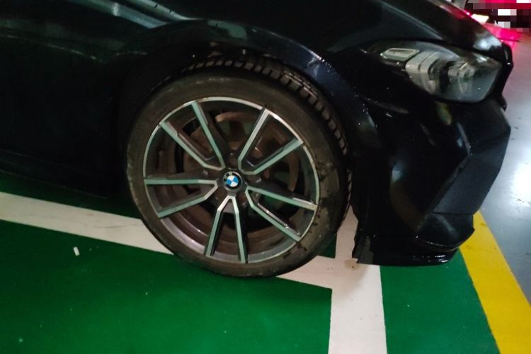 Used BMW 3 Series 2023 320Li M Sport Package Right Front Wheel Hub