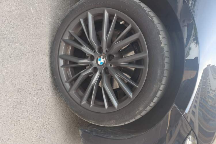 Used BMW 3 Series 2023 325Li M Sport Night Edition Package Right Front Wheel Hub