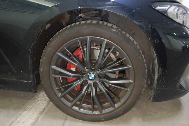 Used BMW 3 Series 2023 325Li M Sport Night Edition Package Right Front Wheel Hub