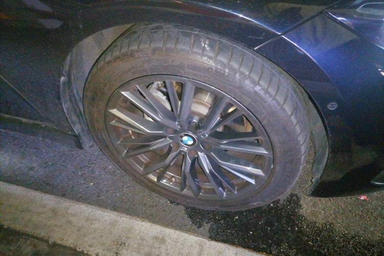 Used BMW 3 Series 2023 325i M Sport Night Edition Package Right Front Wheel Hub