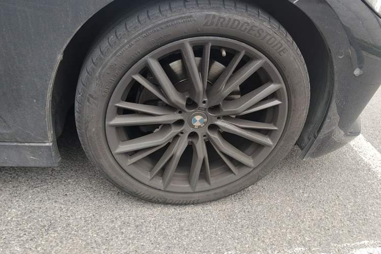 Used BMW 3 Series 2023 325Li M Sport Night Edition Package Right Front Wheel Hub