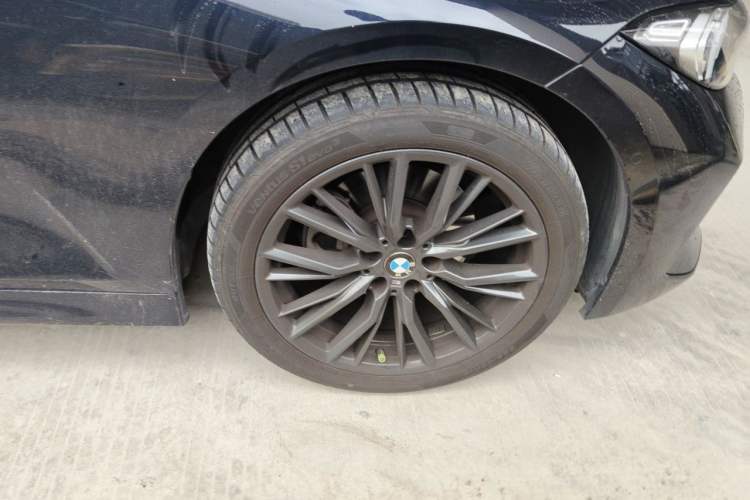 Used BMW 3 Series 2023 325Li M Sport Night Edition Package Right Front Wheel Hub