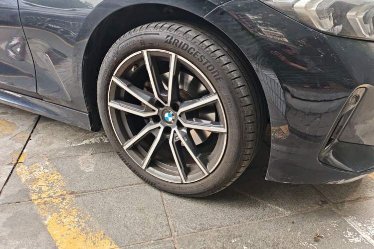 Used BMW 3 Series 2023 320Li M Sport Package Right Front Wheel Hub