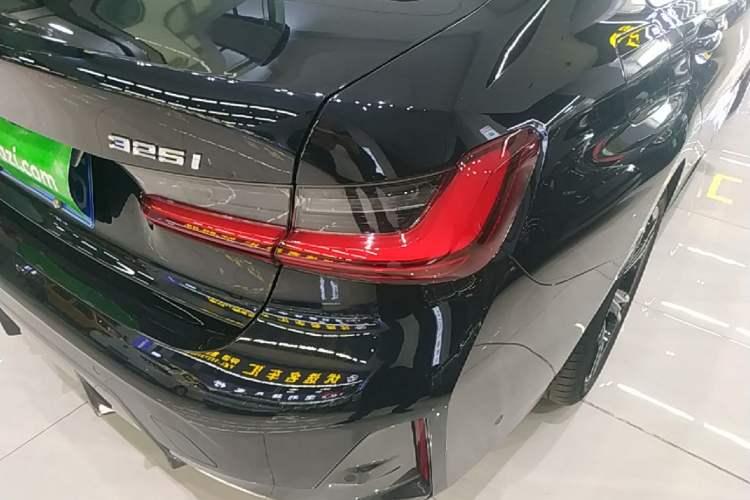 Used BMW 3 Series 2023 325i M Sport Package Right Rear Taillight