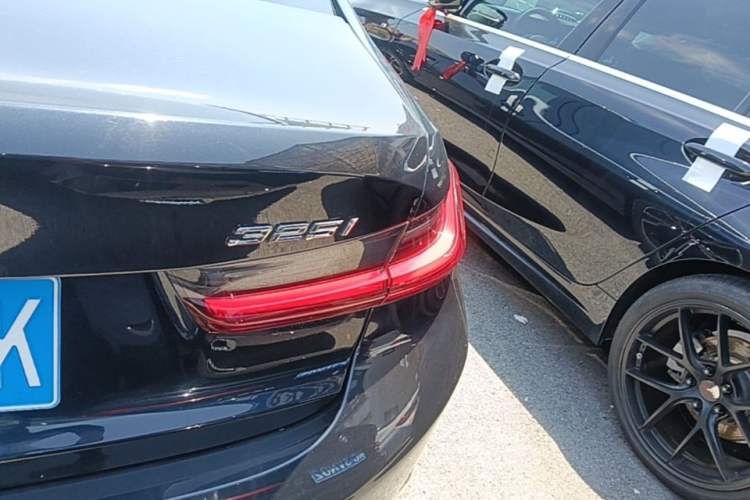 Used BMW 3 Series 2023 325i M Sport Package Right Rear Taillight