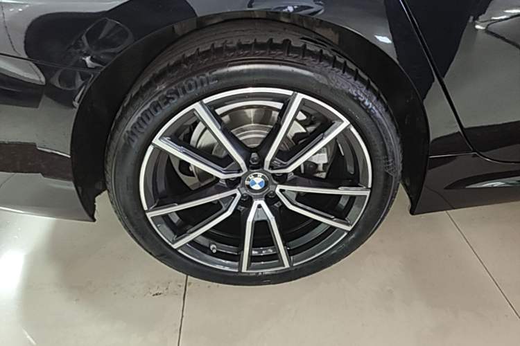 Used BMW 3 Series 2023 325Li M Sport Package Right Rear Wheel Hub