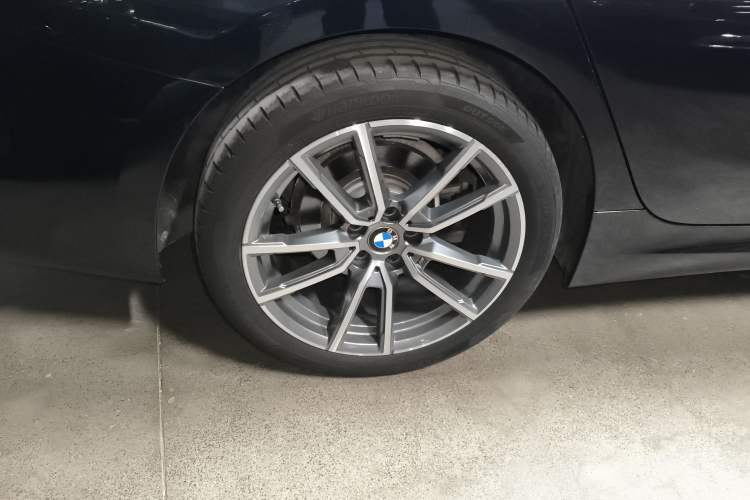Used BMW 3 Series 2023 320Li M Sport Package Right Rear Wheel Hub