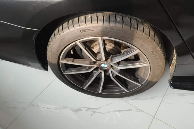 Used BMW 3 Series 2023 325Li M Sport Package Right Rear Wheel Hub