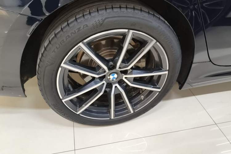 Used BMW 3 Series 2023 325Li M Sport Package Right Rear Wheel Hub