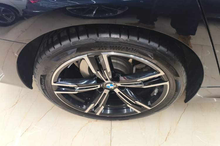 Used BMW 3 Series 2023 325i M Sport Package Right Rear Wheel Hub